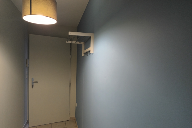 entrée appartement rénovée peinture Aigrefeuille-sur-Maine